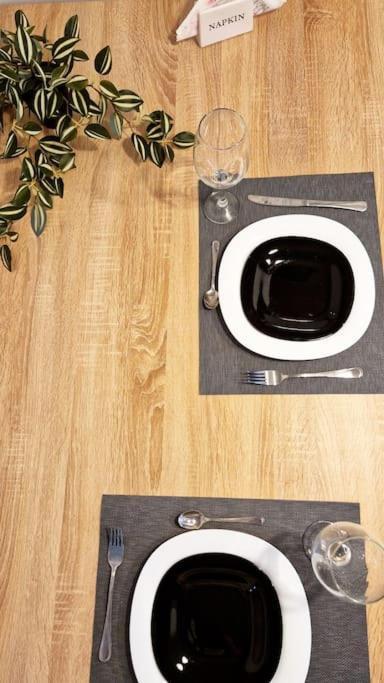 Chic Apt Near Acropolis - Avdi Square Athene Buitenkant foto